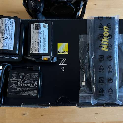 Nikon Z9, 2 x battery, Smallrig cage, boxed