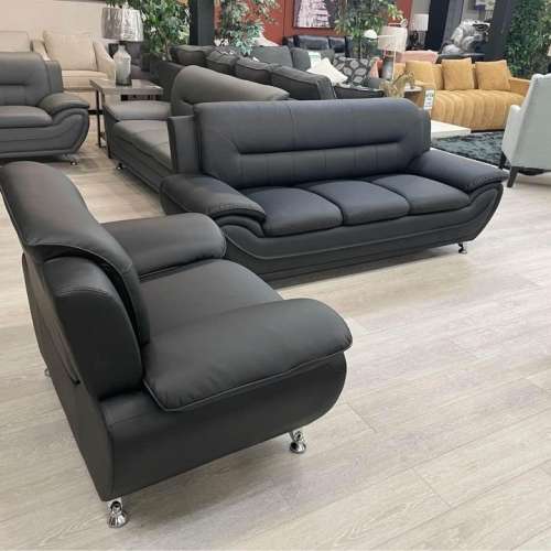 多種款式嘅沙發