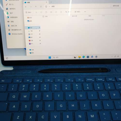 Surface Pro 9  i5-1235U包埋鍵盤和筆 Present, 處理文件， 畫圖超順，可以作為平板...