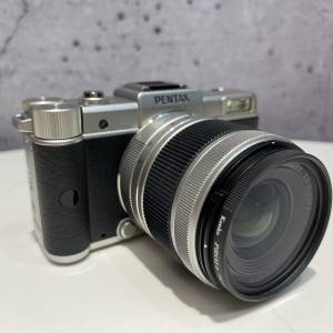Pentax Q limited silver zoom kit