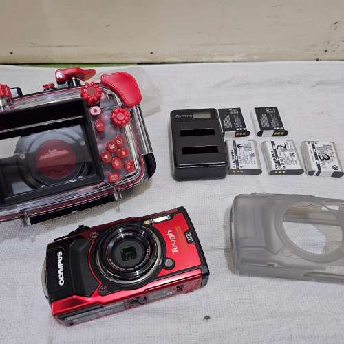 Olympus TG-5 and Housing PT-058