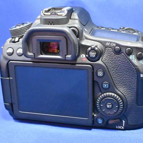 新淨 Canon 80D 高階輕巧單反 每秒7張連拍 新手合用 自拍螢幕 可觸控