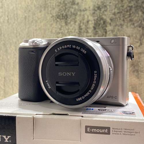 Sony A6000套裝+Sigma f1.4鏡頭