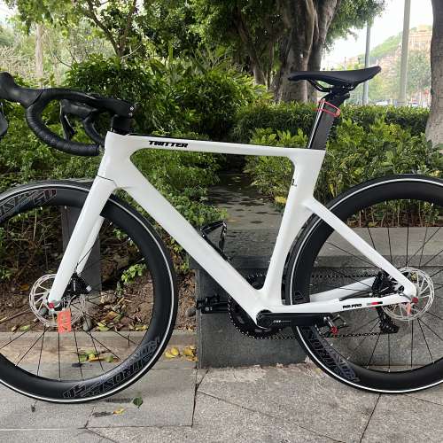 TWITTER R12 PRO 電變26速油剎碳刀碳纖維公路車 送水架前後蛙燈