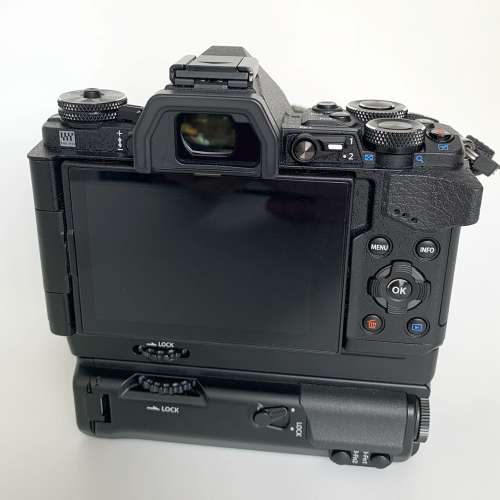 Olympus OM-D E-M5 Mark II + HLD-8  Power Battery Holder