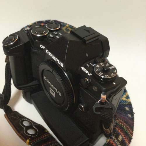 Olympus OM-D E-M5 Mark II + HLD-8  Power Battery Holder