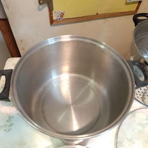 不銹鋼2層蒸煲（內有隔渣煲）直徑26cm,高16cm