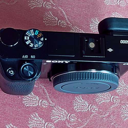 sony A6000 淨機身  $1900
