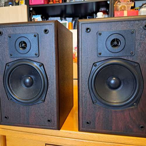 Revolver Beretta Speaker (Made in England) 英國制喇叭一對