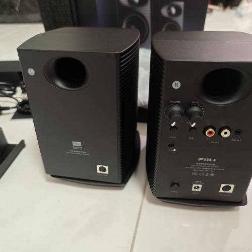 放Fiio SP3高保真桌面RGB有源音箱