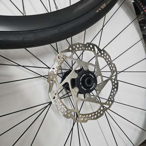 Merida 筒軸輪組連呔