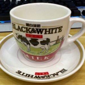 黑白牛奶杯