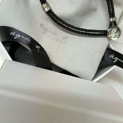 全新agnes b手繩手鏈(自由調較寬鬆）