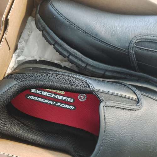 Skechers防油防滑鞋全新