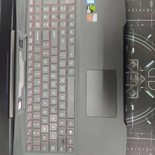 Intel® Core™ i7-7700 打機剪片notebook ，頂配 16G ddr4 記憶體， samsung 870 ...