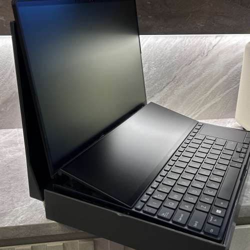 行貨 Asus Zenbook Duo (UX8402) 雙觸屏