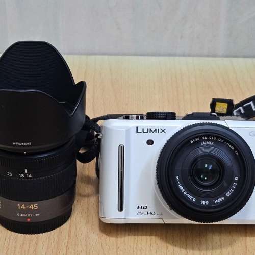 Lumix DMC-GF1 & Lens 14-45mm & Lens 20mm F1.7 + B+W UV 濾鏡