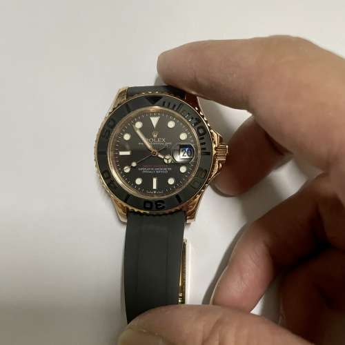 玩具錶兩隻98%新，走時準。