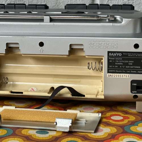 出售 Sanyo手提cassette機一部，型號 m-xw360df，收音靈敏正常，2邊cassette正常，...