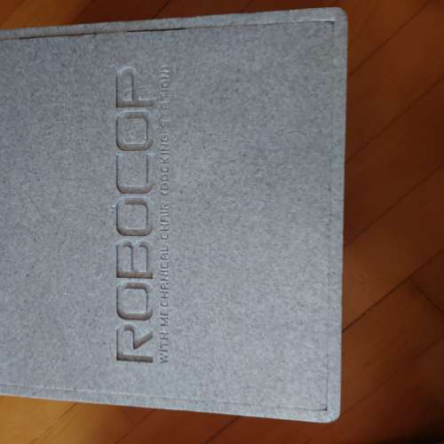 Hot Toys Robocop Figure