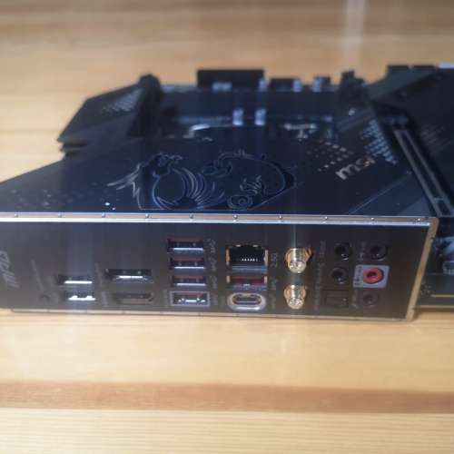 (新淨) MSI MPG Z690 EDGE WIFI DDR4底板連背板 (留意內容)