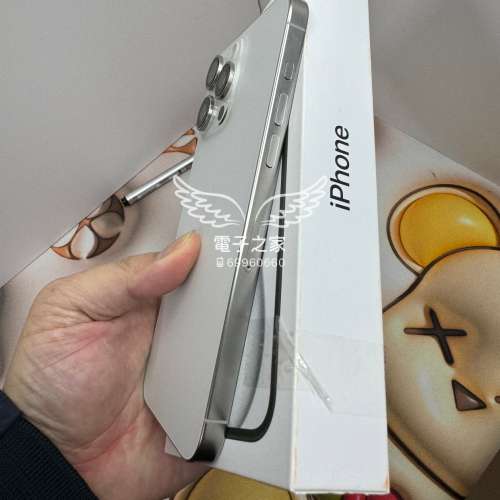 (最新款電100保至25年2月)iphone 15 pro max 256 白色 😍  香港版，雙卡 實體sim😍