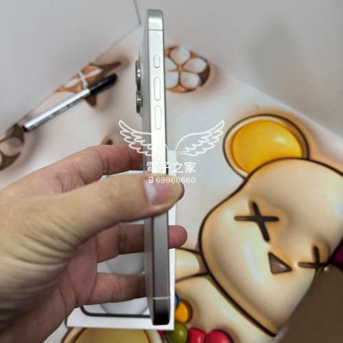 (最新款電100保至25年2月)iphone 15 pro max 256 白色 😍  香港版，雙卡 實體sim😍