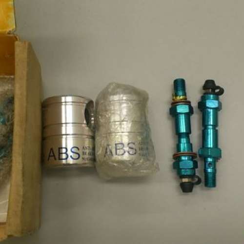 搬家清屋-老爺/古董車補品 - ABS 防鎖死剎制系統