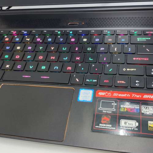 新淨獨顯超輕薄MSI GS65 Thin 8RE MS-16Q2, 彩色幻彩RGB鍵盤15.6吋144Hz, i7-8750H...