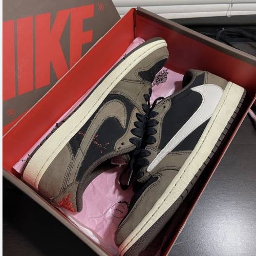 Jordan 1 Retro Low OG SP Travis Scott Mocha