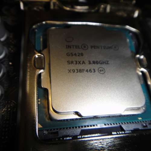 Intel® Pentium® 黃金級 G5420 4M 快取記憶體，3.80 GHz