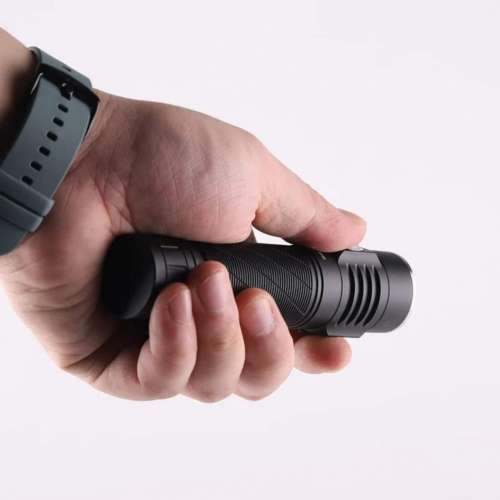 短身戰術手電筒。CONVOY Tactical LED Flashlight Torch. Rechargeable via USB-C....
