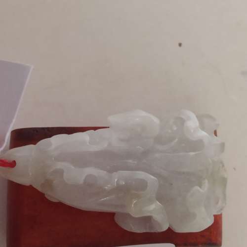 翡翠A玉冰種,4面立體雕刻約兩吋發财白菜小擺件，亦可作吊件用，好工圓滑好水頭，。...