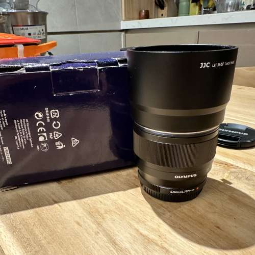 Olympus 75 1.8 水貨