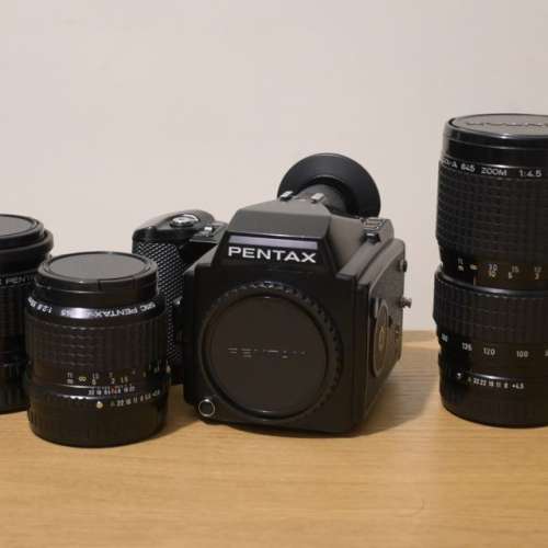 Pentax 645 + 55mm F2.8 + 150mm F3.5 + Zoom 80-160mm F4