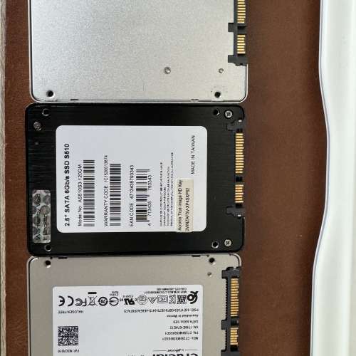 2個 240GB SSD + 1個 120GB SSD