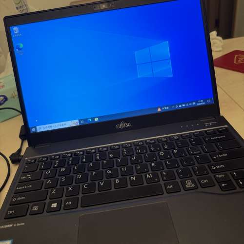 Fujitsu (富士通）i7 Ultrabook