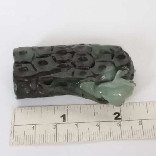 翡翠A玉，約2.5x1x05寸如意福鼠擺件，四面立體雕刻，款式獨特，收藏佳品。no.B.2.3.24