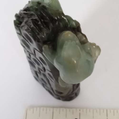 翡翠A玉，約2.5x1x05寸如意福鼠擺件，四面立體雕刻，款式獨特，收藏佳品。no.B.2.3.24