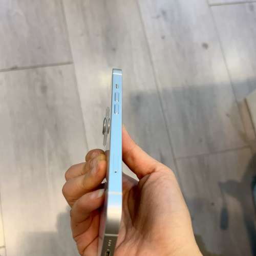Apple iPhone 13 512G  5G 功能全部正常運作，電池效能90 %，電池良好，已貼貴價玻...