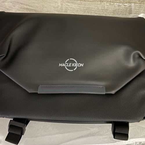 全新男士斜孭包