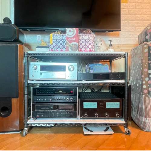 McIntosh C37,  MC7300, 有些綠燈不着。 B&W802 S2  7至8成新  一切正常。MCD7007壞...