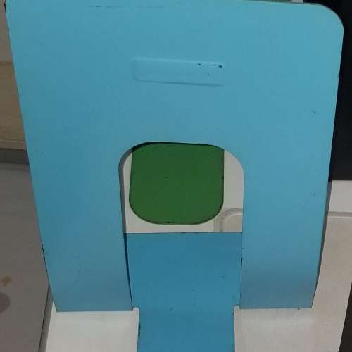 金屬 書擋 書立 文具 Metal Iron Sheet Bookend Book Stand ( 僅剩 綠色和藍色 Gre...