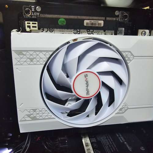 Sapphire RX 6500 XT 4GB 極地板