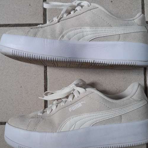 PUMA 米白色球鞋 波鞋