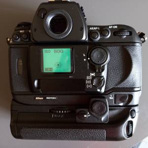 99.9% new nikon F6 + Grip