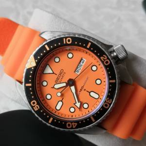 Seiko 7548, orange dial, quartz diver watch