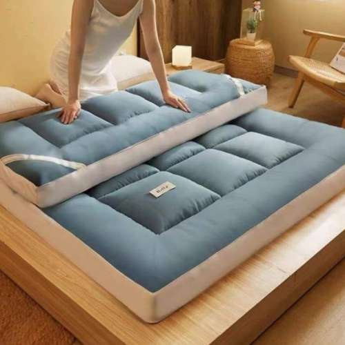 因疫情原因，無心經營，倉庫全清，現有一批床墊，虧本處理，銅板價出售！！