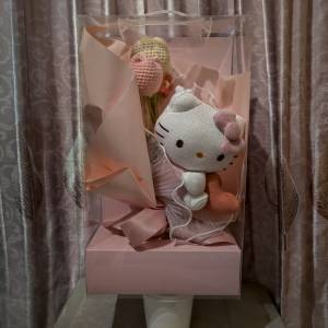 全新情人節禮物 粉紅色的「"織"聚浪漫Hello Kitty公仔花」
