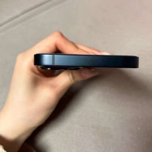 iPhone 13 256GB  5G 電池效能88 %，電池良好，已貼貴價玻璃鋼化貼及保護套！